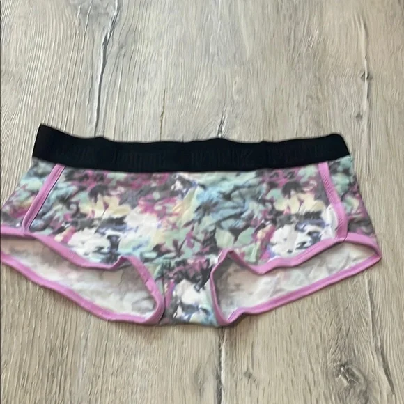 Pink Victoria Secret Tie Dye and Pink Lace Trim Panties - Picture 6 of 10